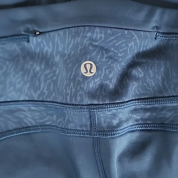 LULEMON Cold PACER Tight 28"  Size 8 NWT - Picture 3 of 5